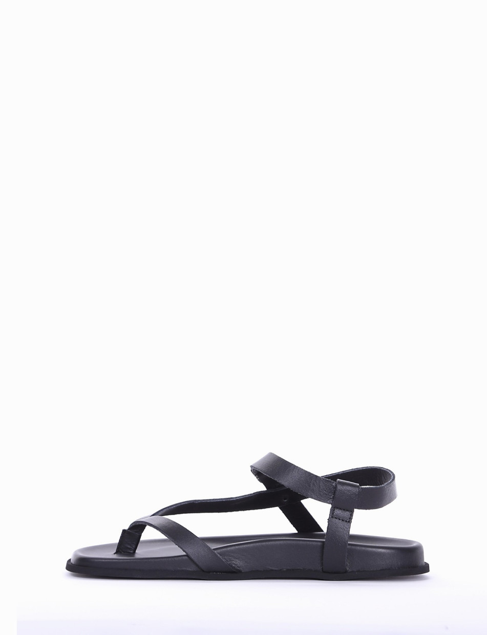 Flip flops black leather