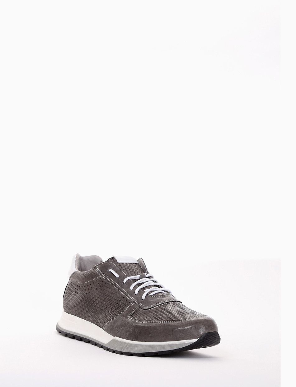 Sneakers grey leather