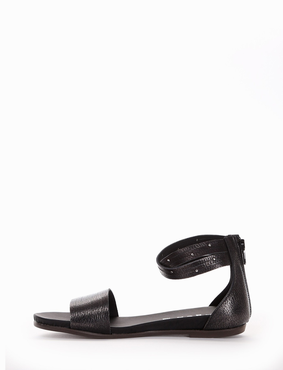 Low heel sandals heel 1 cm black leather