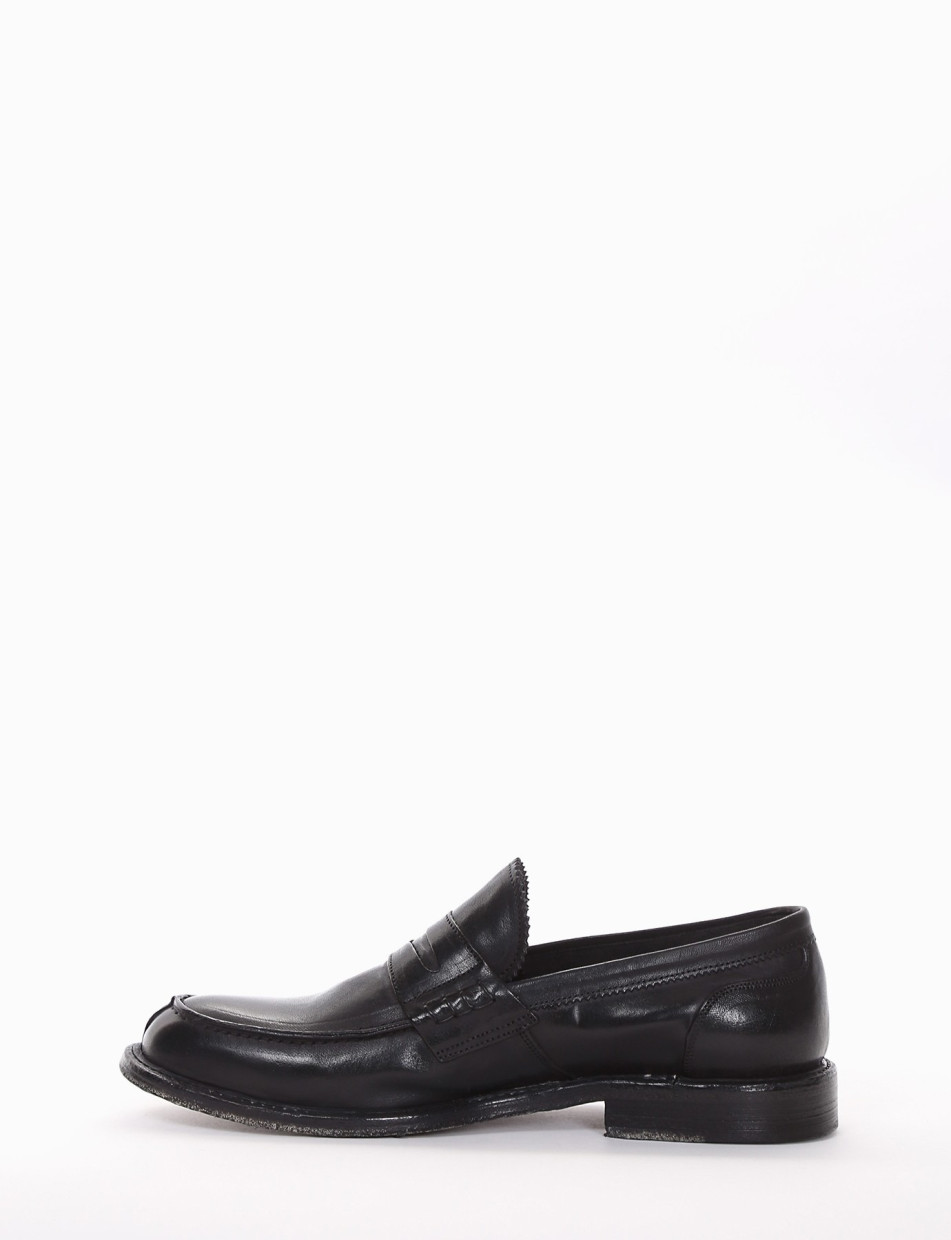 Loafers heel 2 cm black leather