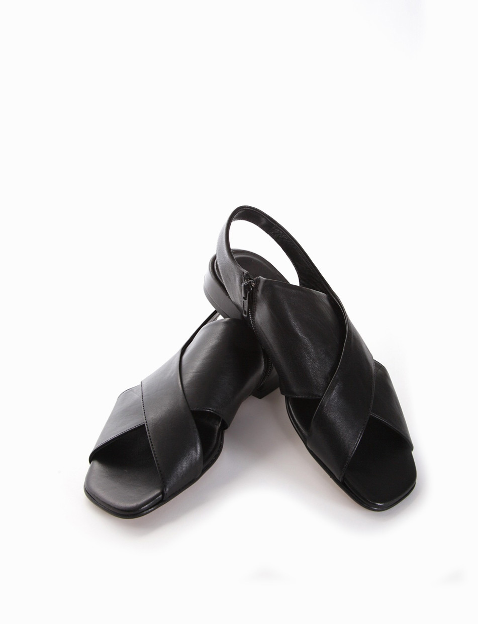 Low heel sandals heel 2 cm black leather