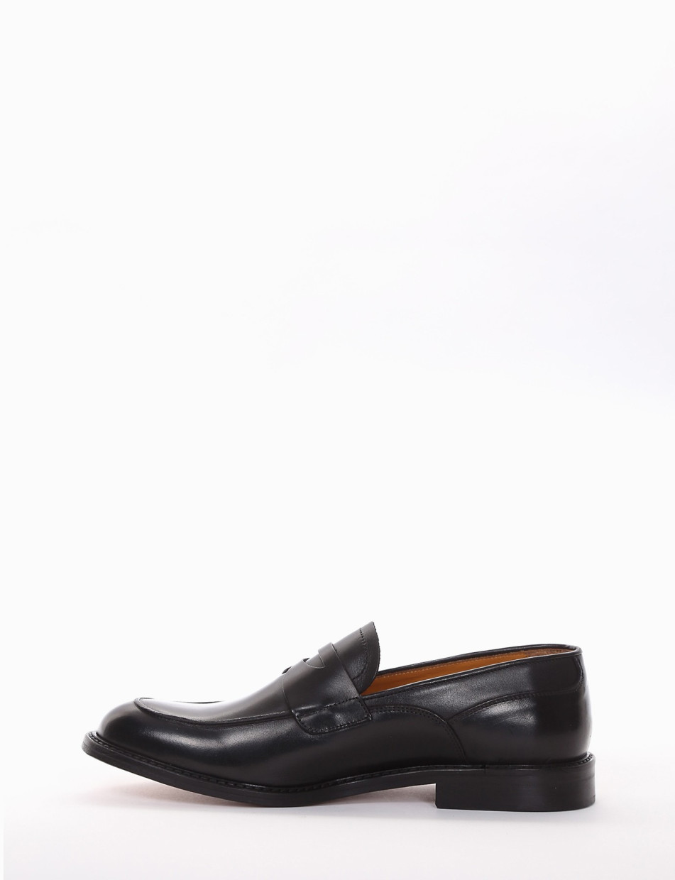 Loafers heel 2 cm black leather