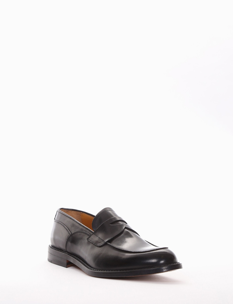 Loafers heel 2 cm black leather