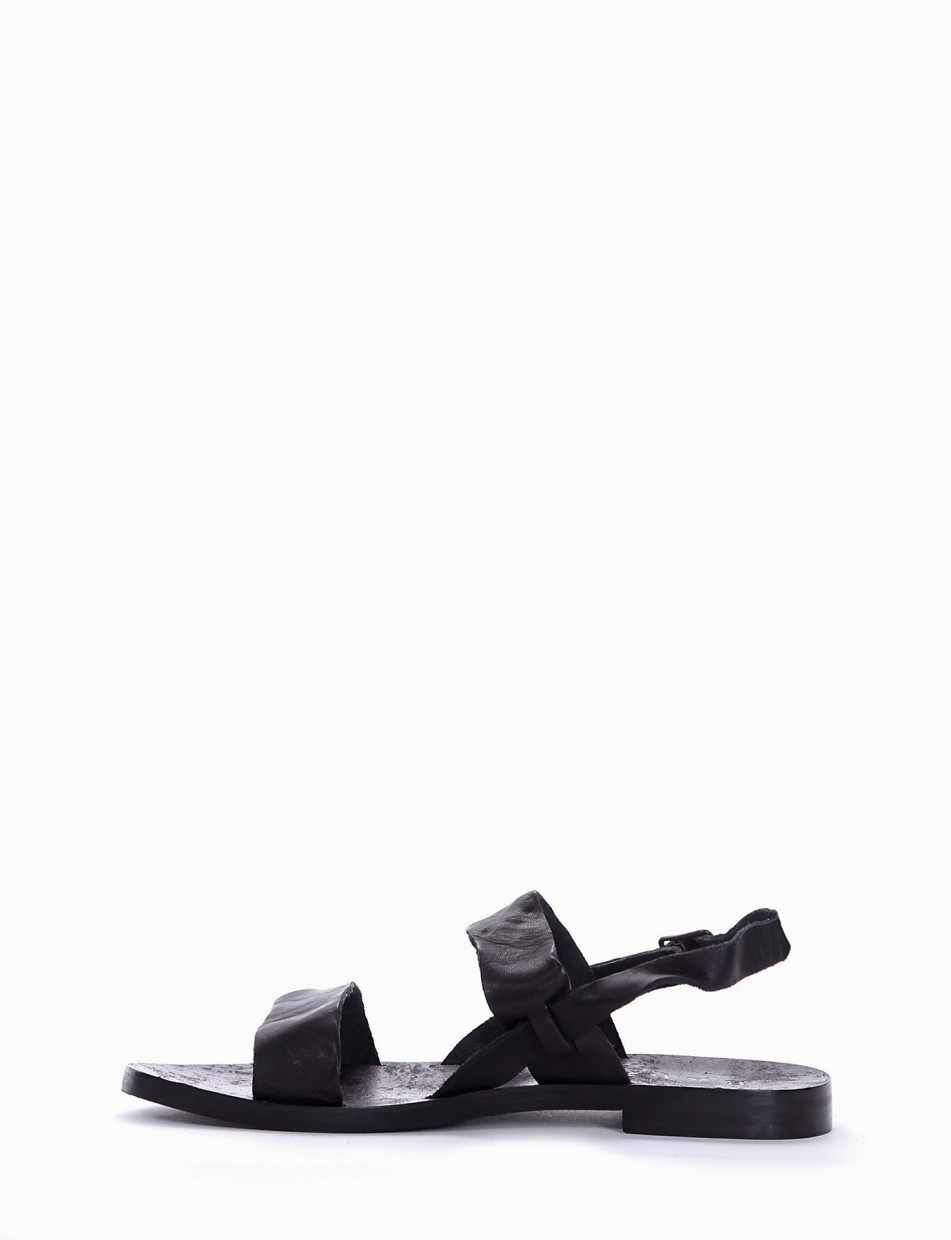 Low heel sandals heel 1 cm black leather