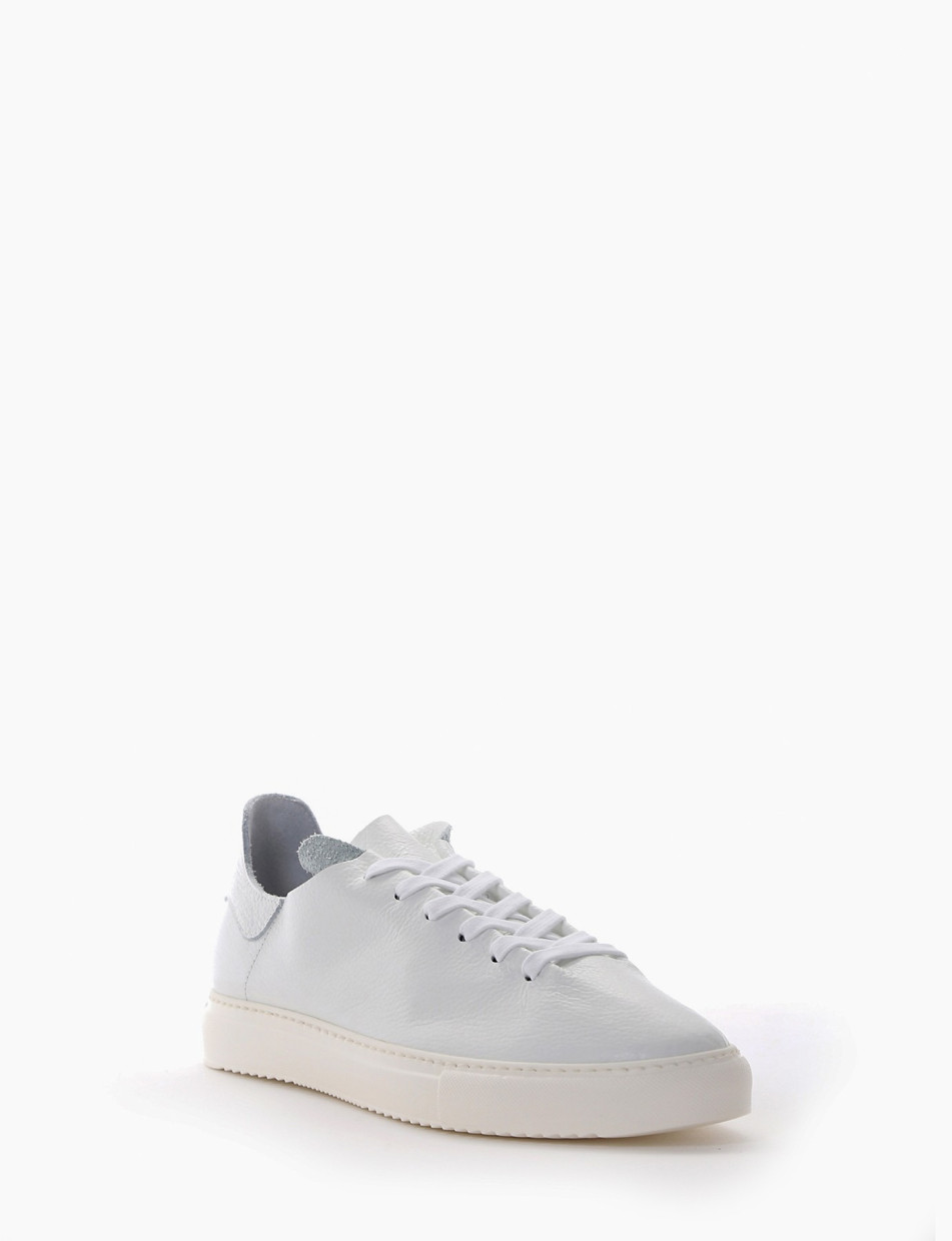 Sneakers white leather