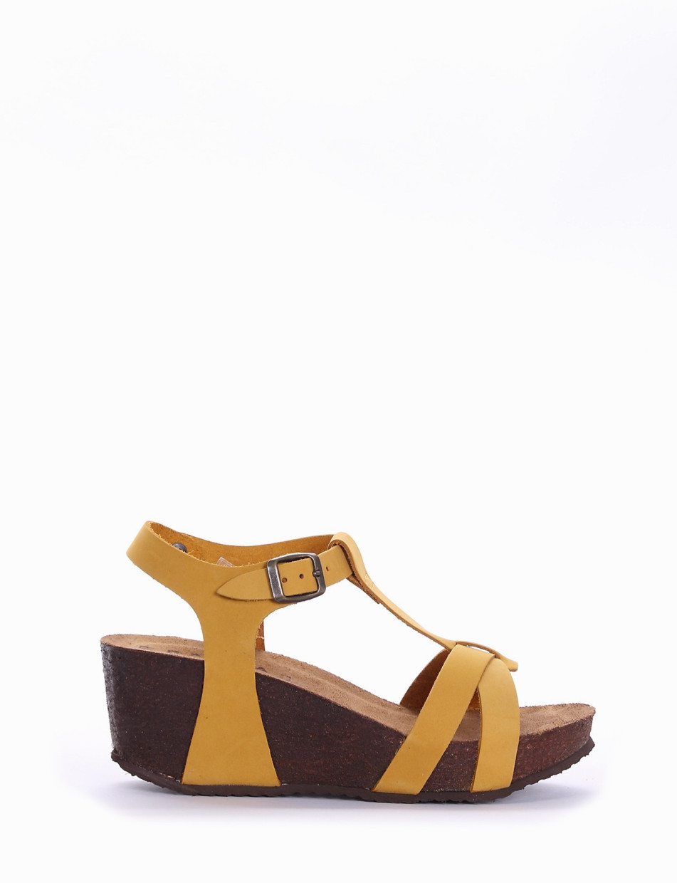 Wedge heels heel 5 cm yellow leather