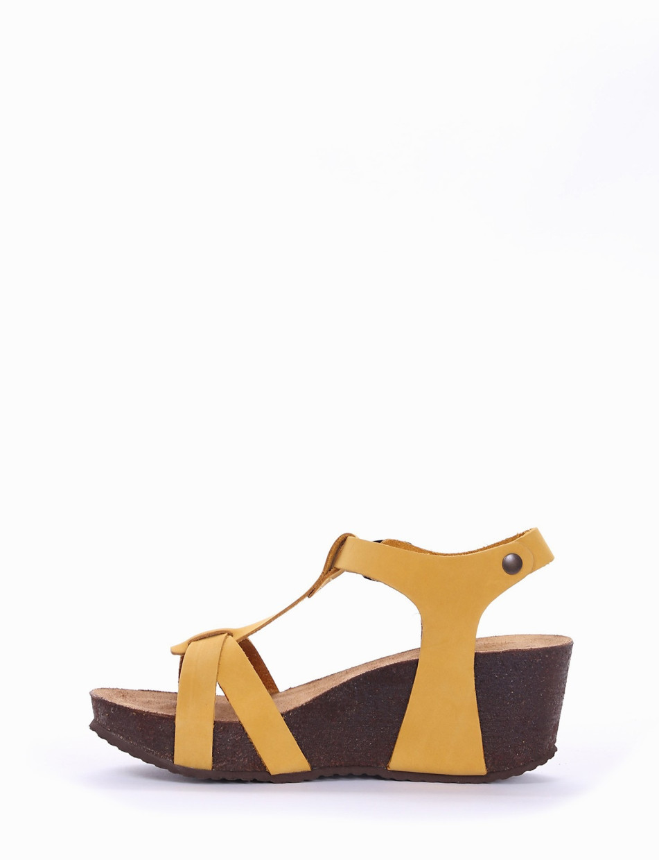 Wedge heels heel 5 cm yellow leather