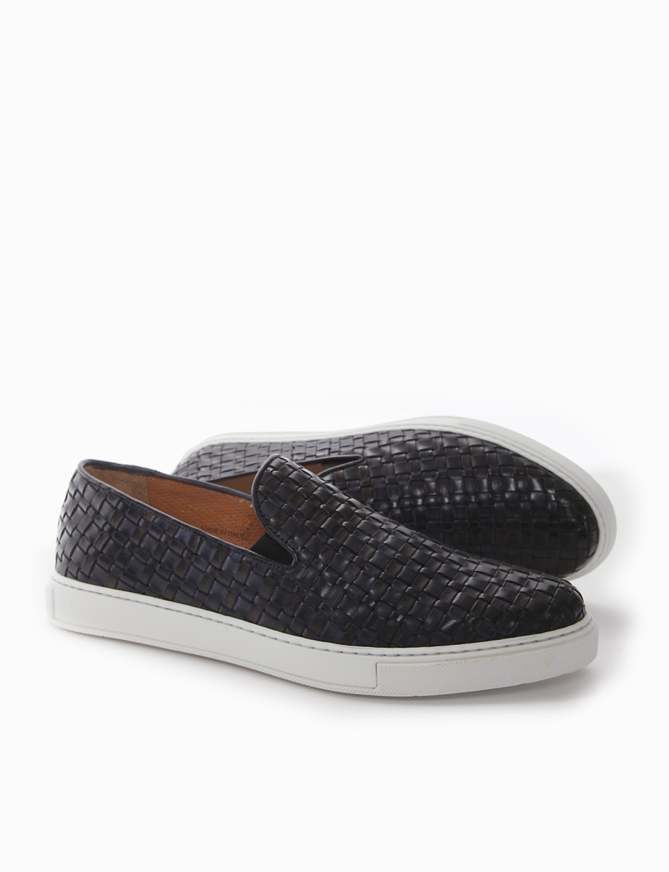 Slip-on intrecciato