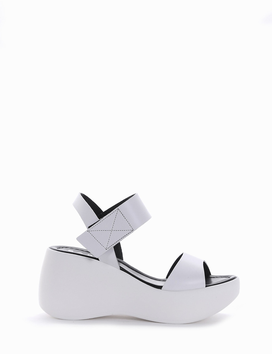 Wedge heels heel 8 cm white leather