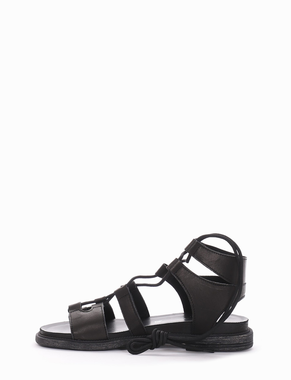 Low heel sandals heel 1 cm black leather