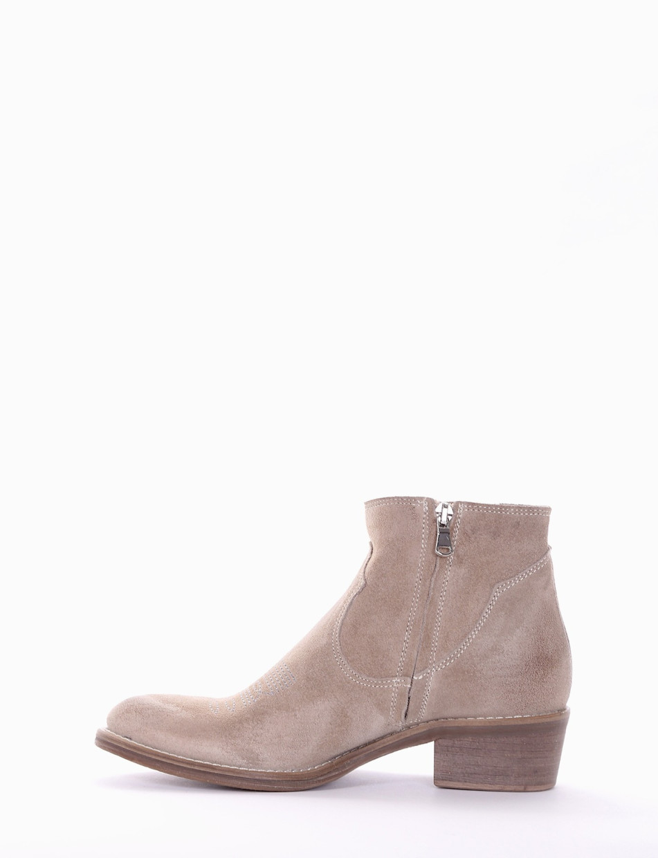 Low heel ankle boots heel 3 cm beige chamois