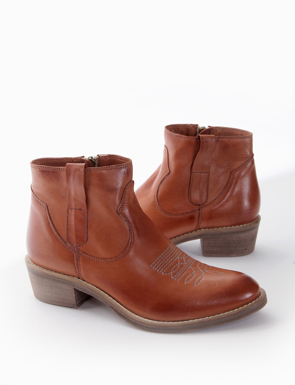 Low heel ankle boots heel 3 cm brown leather