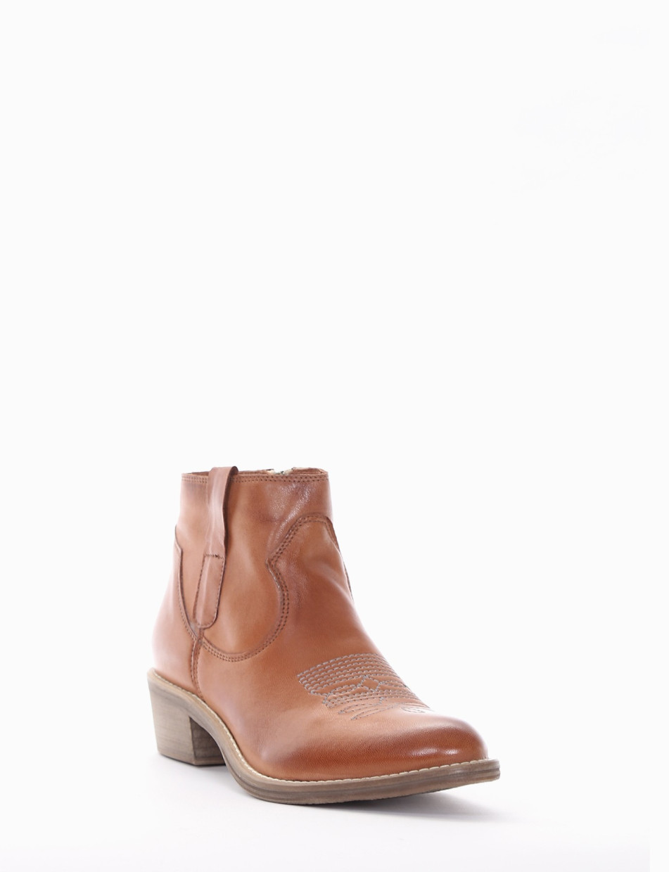 Low heel ankle boots heel 3 cm brown leather