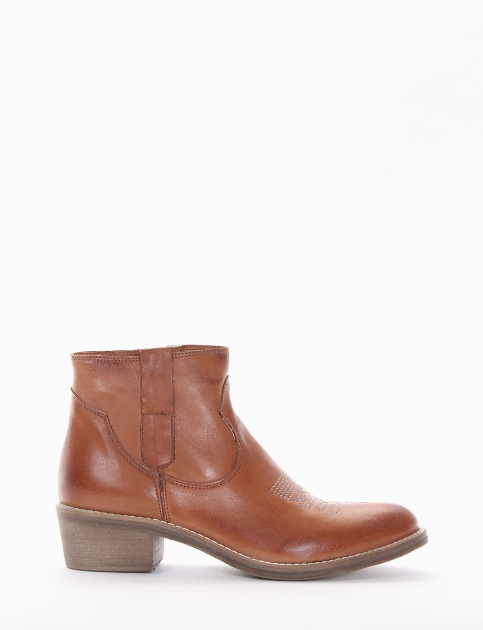 Low heel ankle boots heel 3 cm brown leather