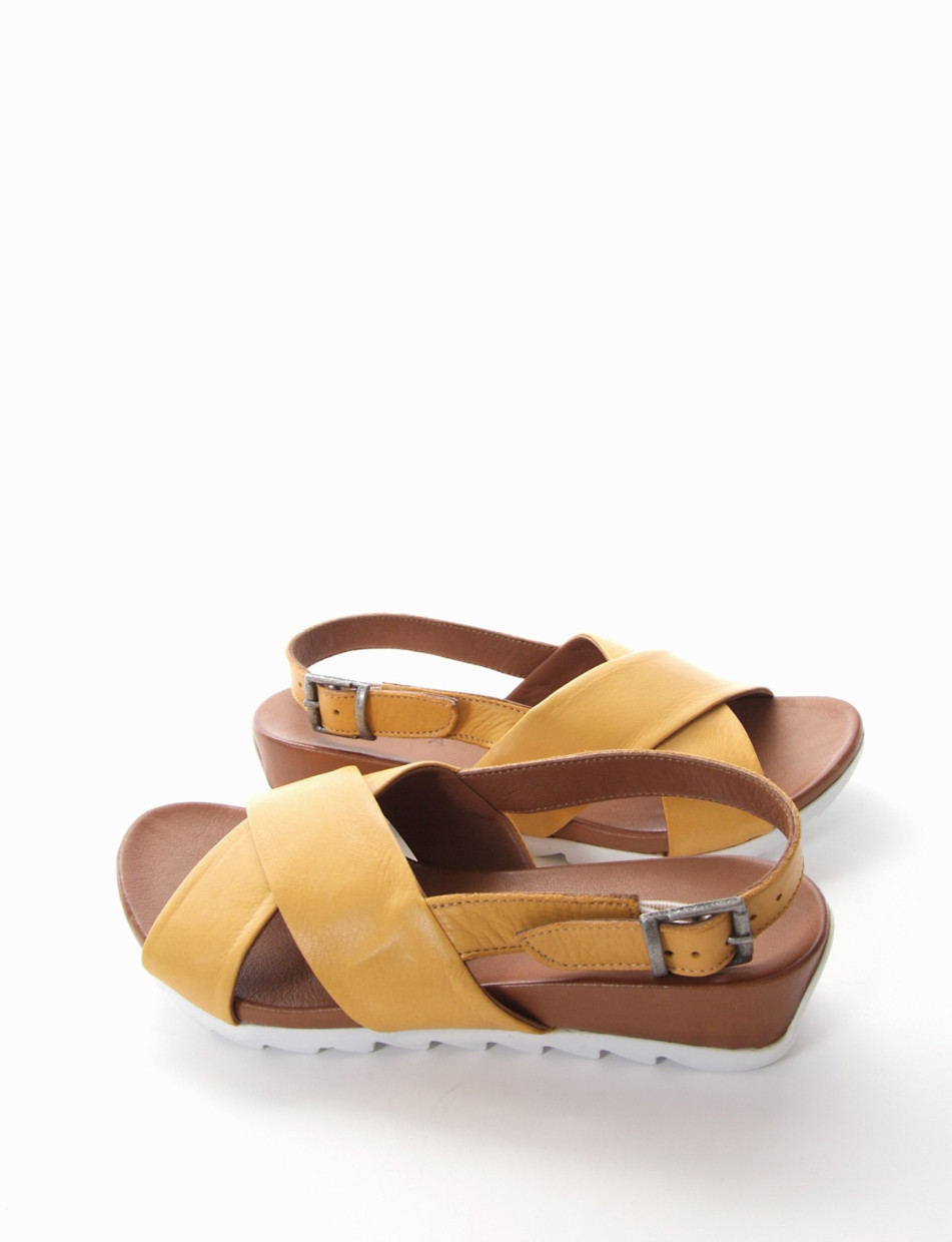 Wedge heels heel 3 cm yellow leather