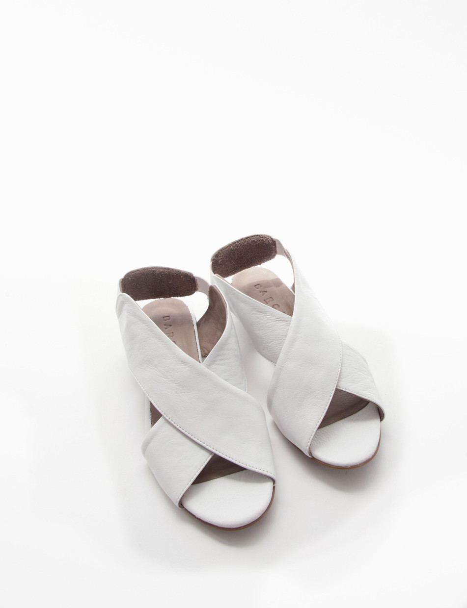 Low heel sandals heel 1 cm white leather