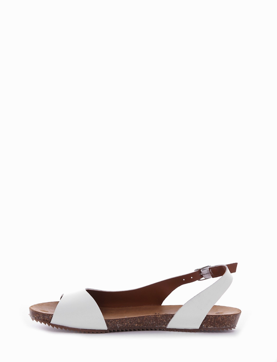 Low heel sandals white leather