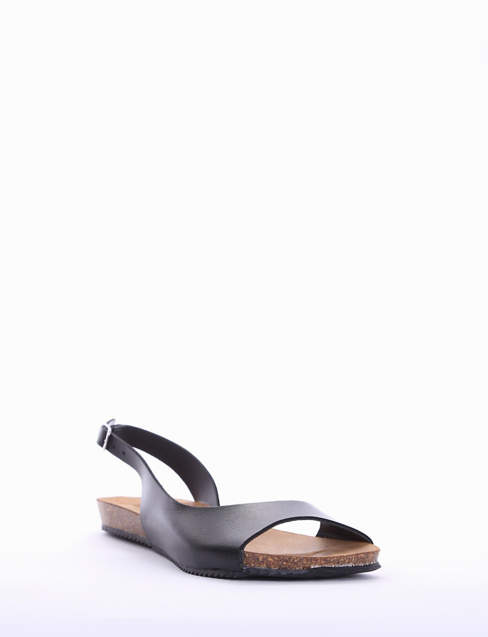 Low heel sandals black leather