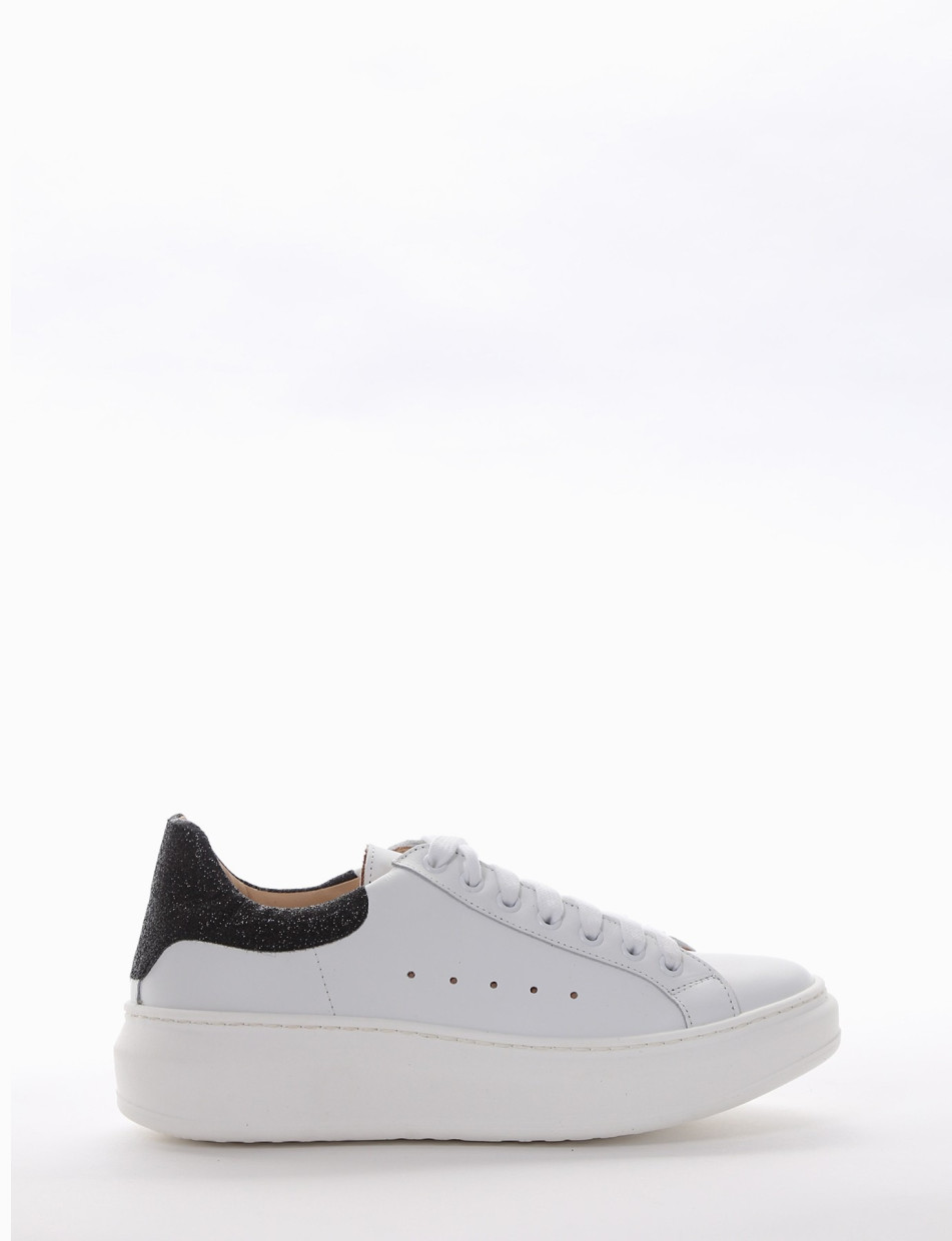 Sneakers white leather