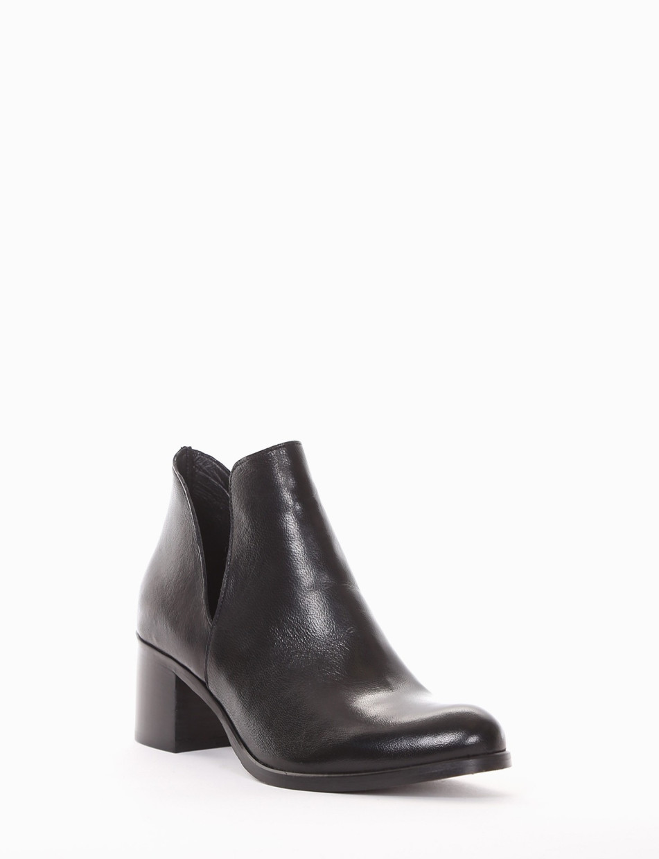 High heel ankle boots heel 5 cm black leather