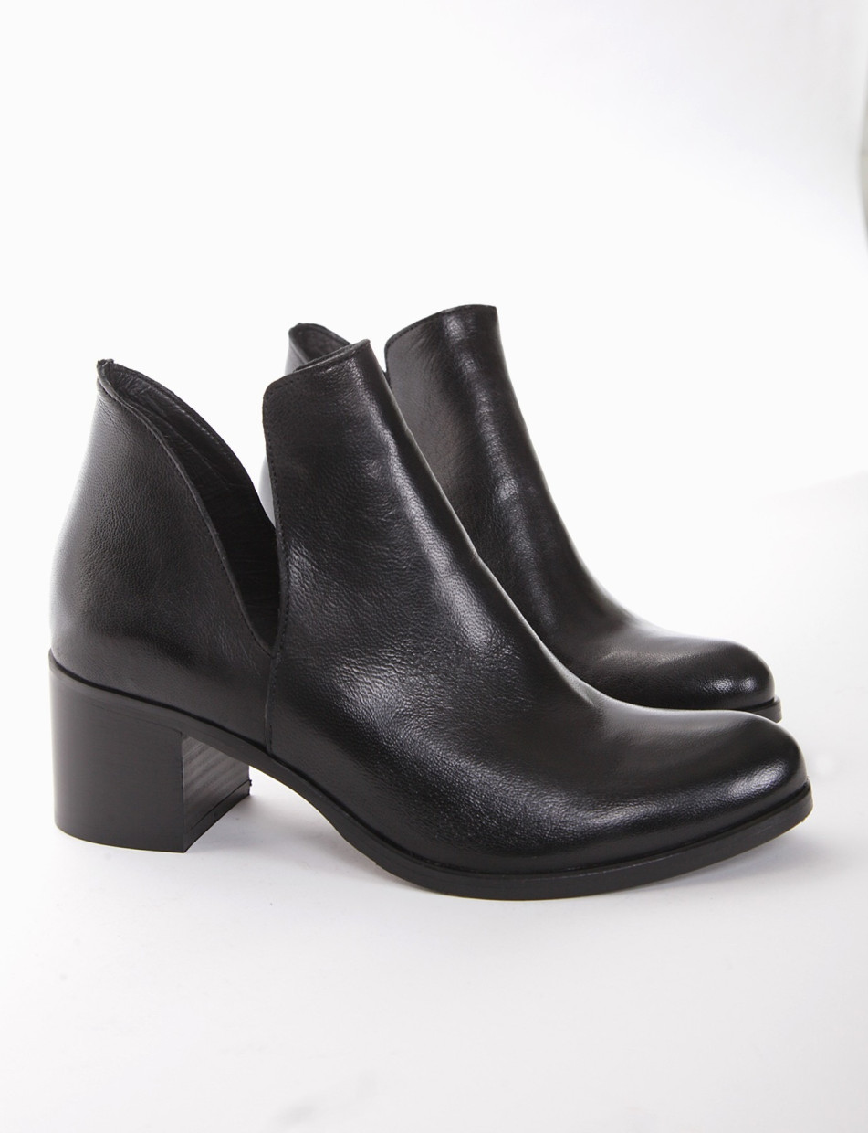 High heel ankle boots heel 5 cm black leather