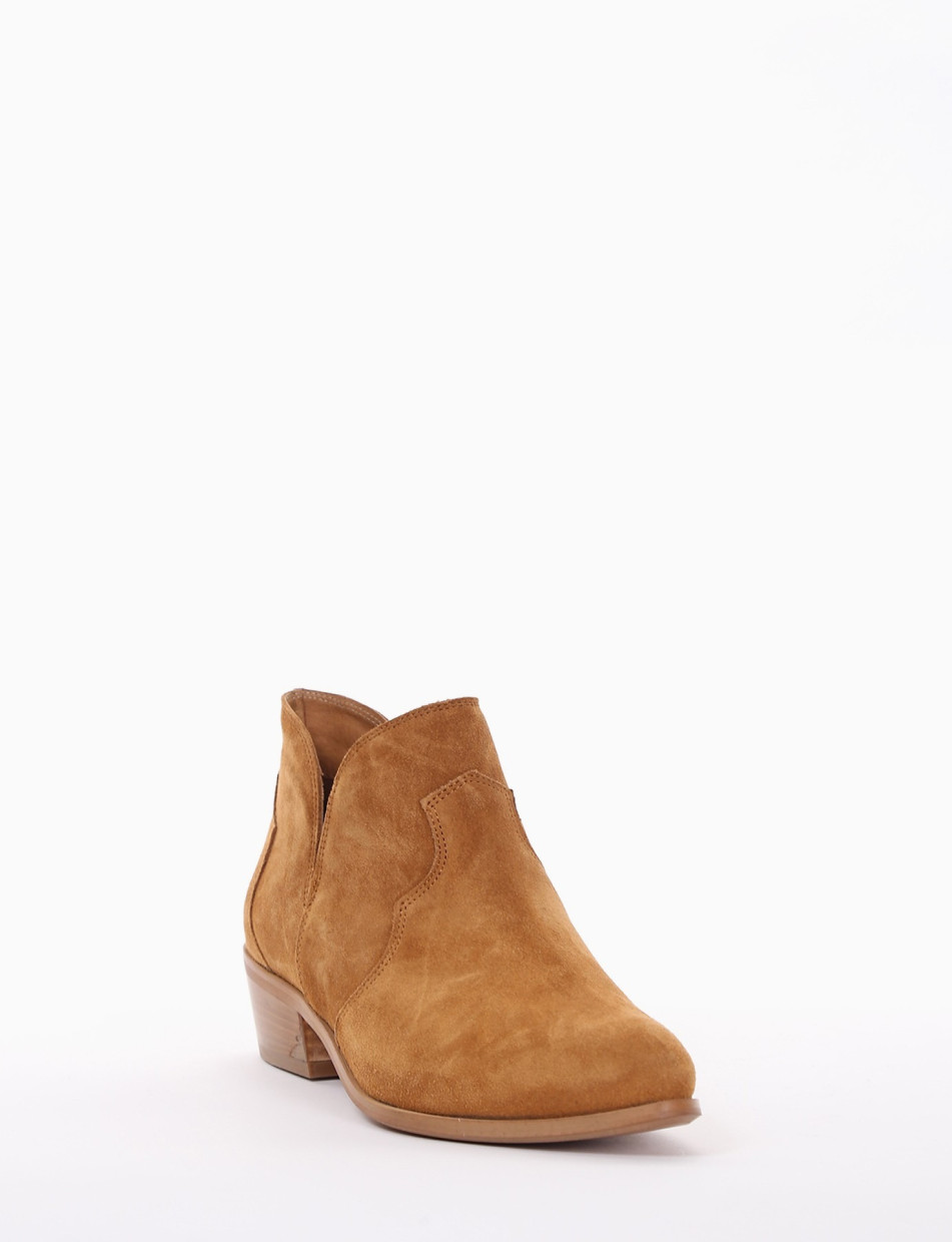 Low heel ankle boots heel 4 cm brown chamois