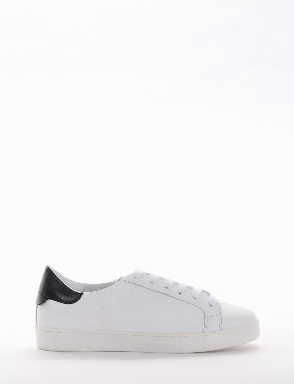 Sneakers white leather