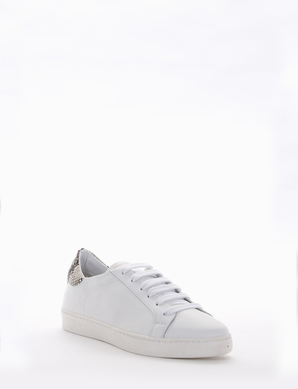 Sneakers white leather