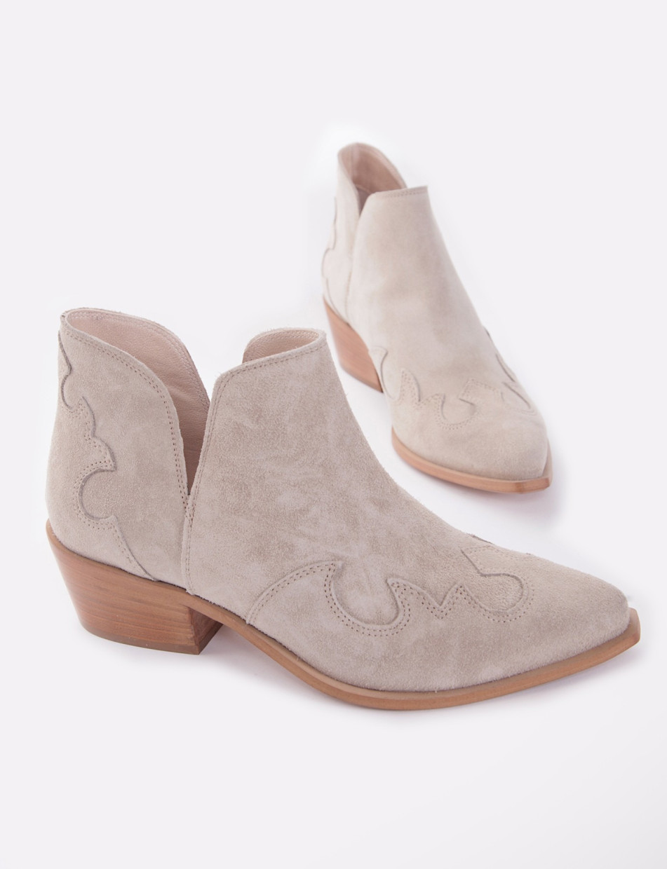 Low heel ankle boots heel 4 cm beige chamois