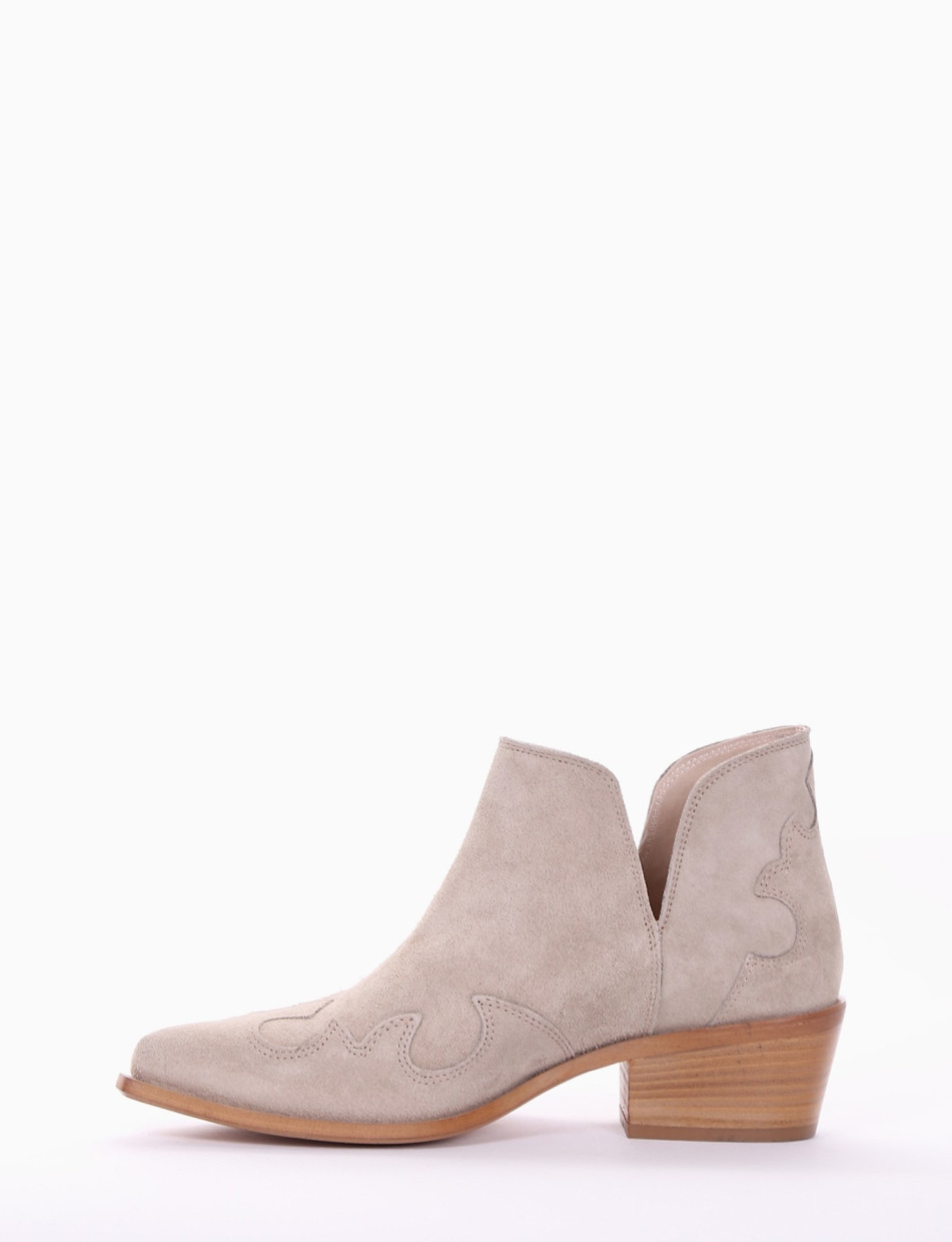 Low heel ankle boots heel 4 cm beige chamois