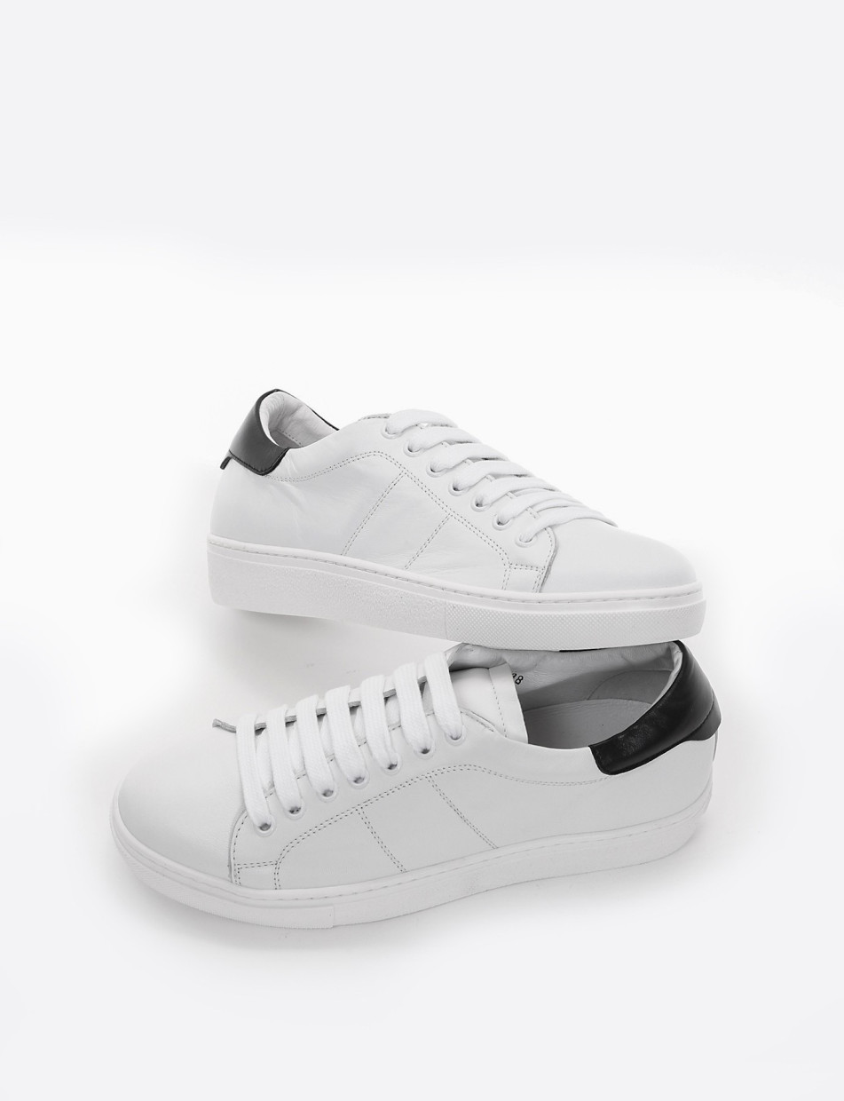 Sneakers white leather