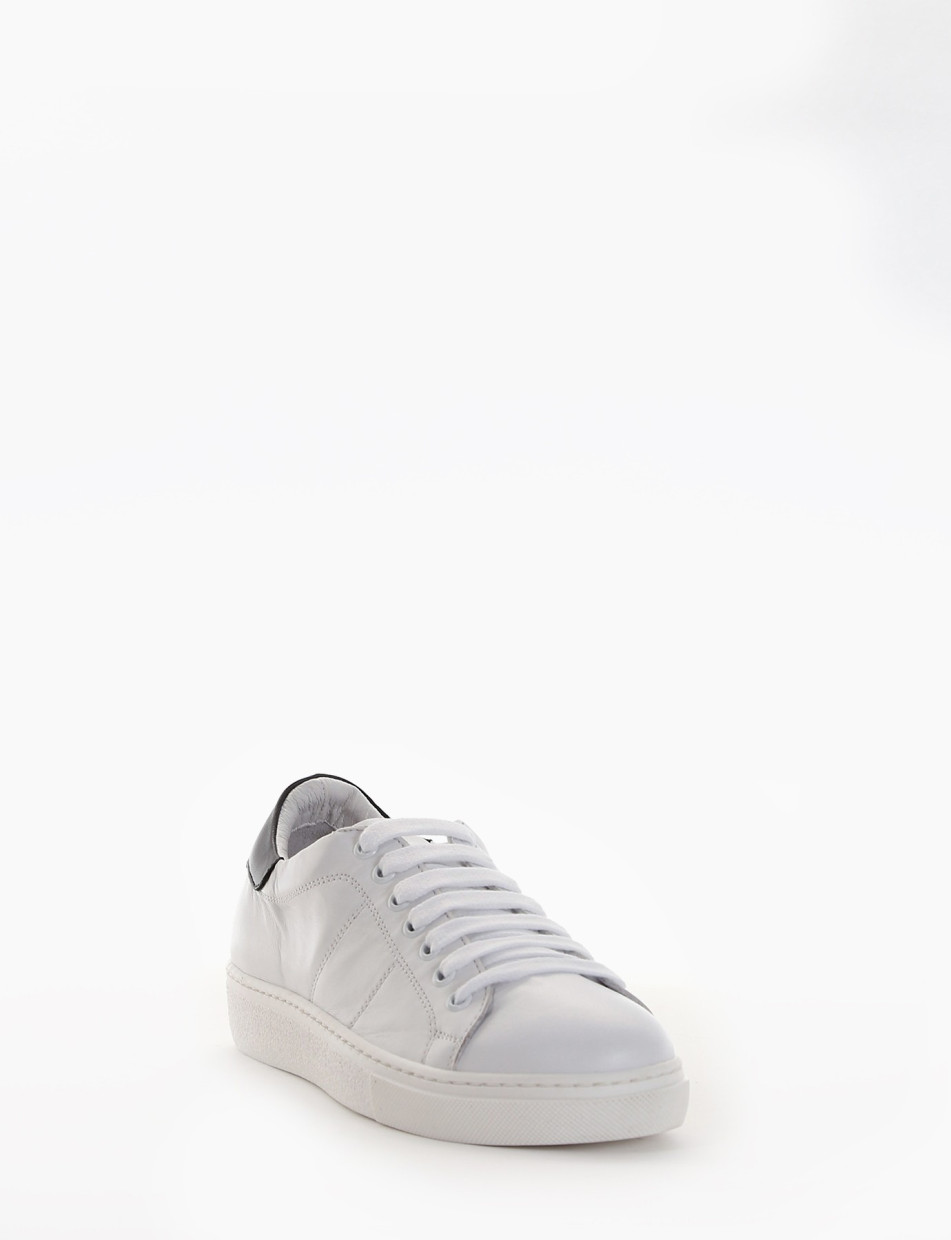 Sneakers white leather