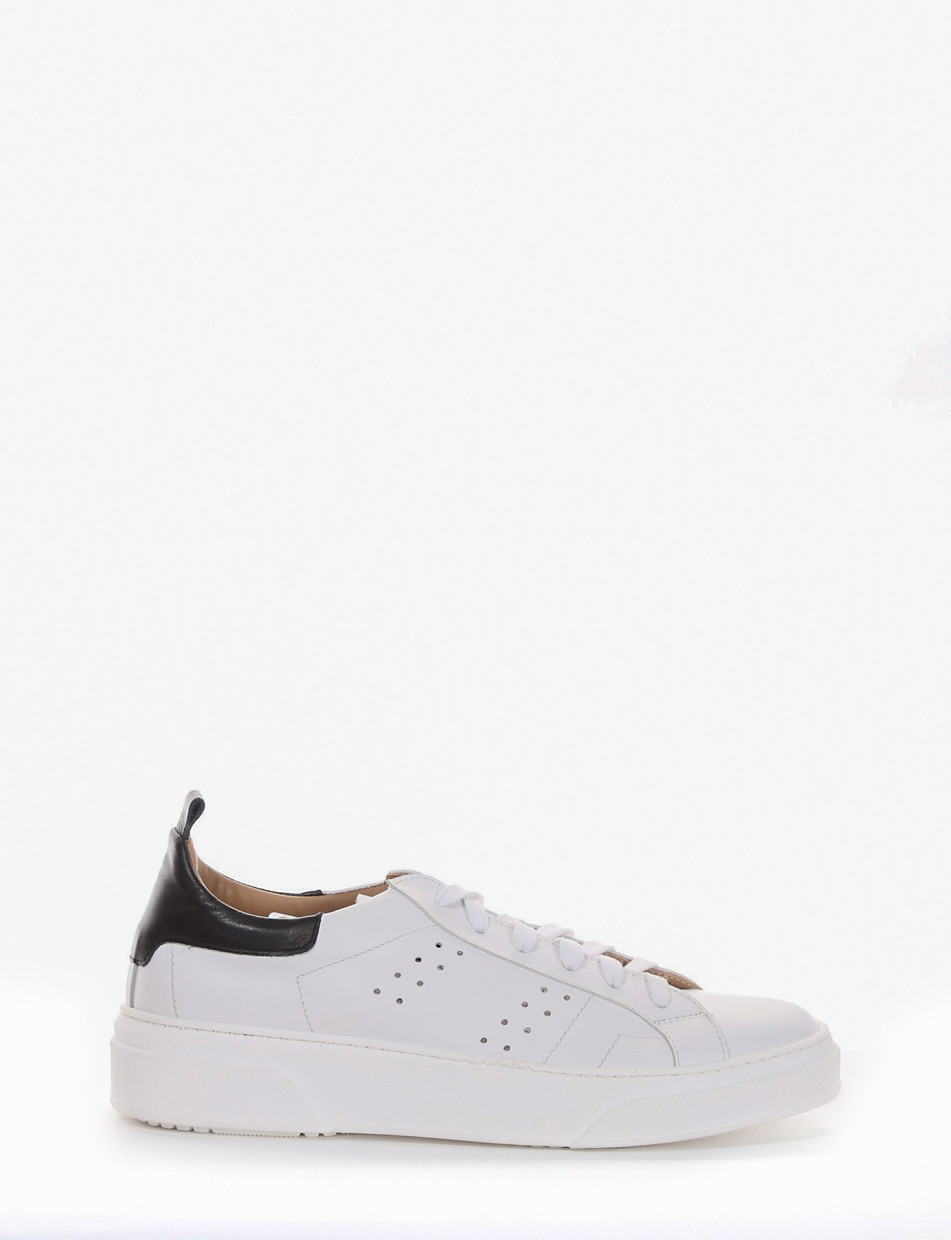 Sneakers white leather