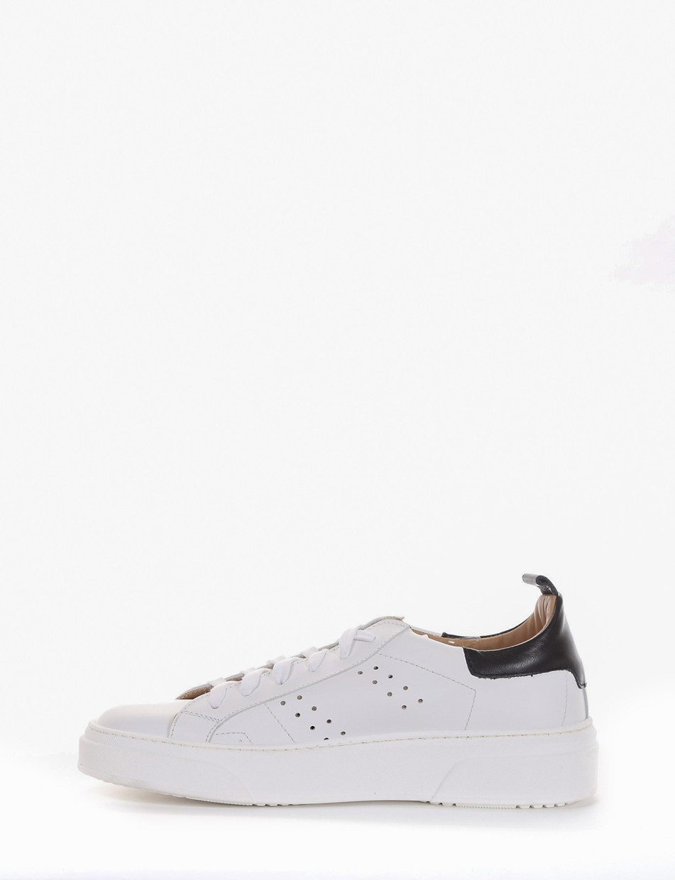 Sneakers white leather