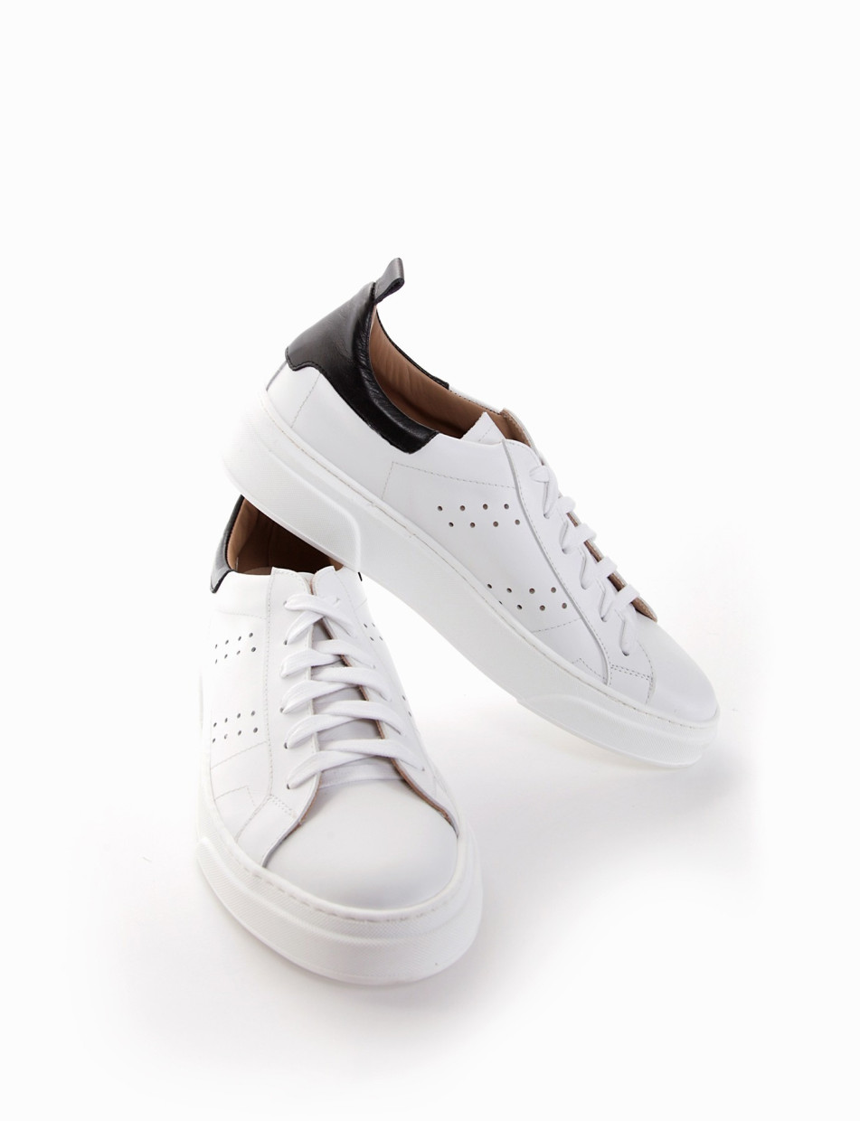 Sneakers white leather