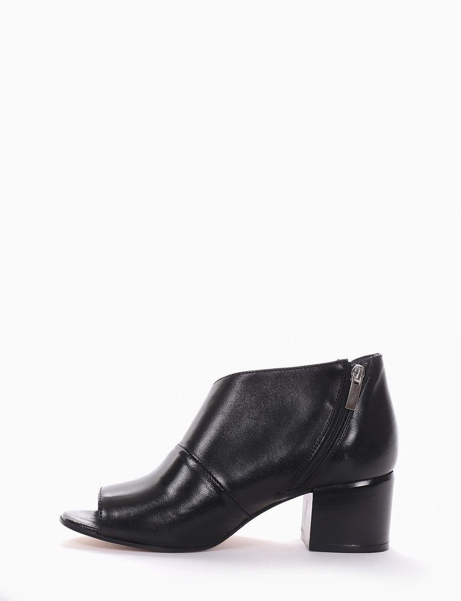 High heel ankle boots heel 5 cm black leather