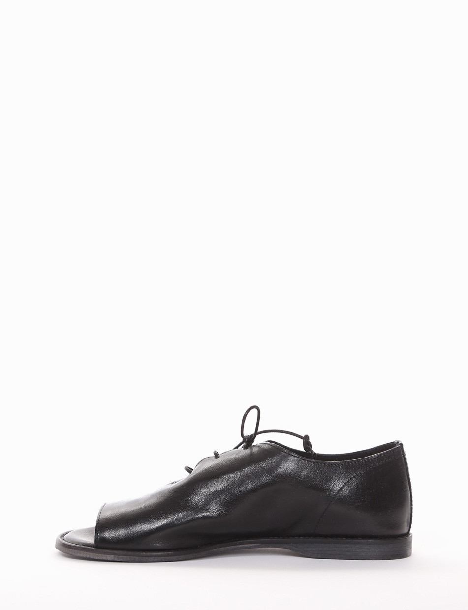 Lace-up shoes heel 2 cm black leather