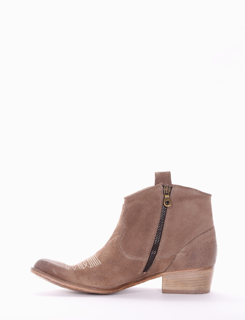 Low heel ankle boots heel 4 cm beige chamois