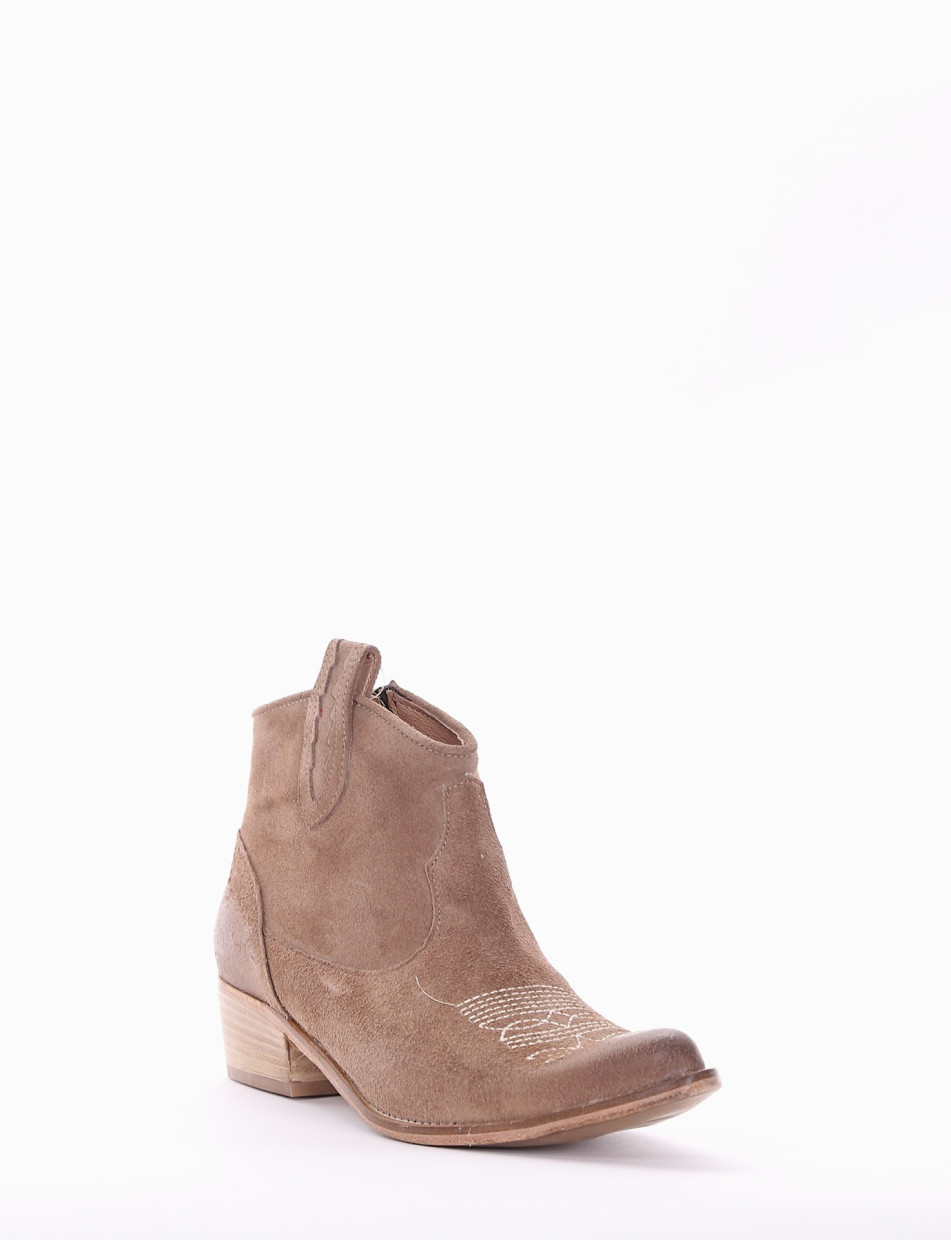 Low heel ankle boots heel 4 cm beige chamois