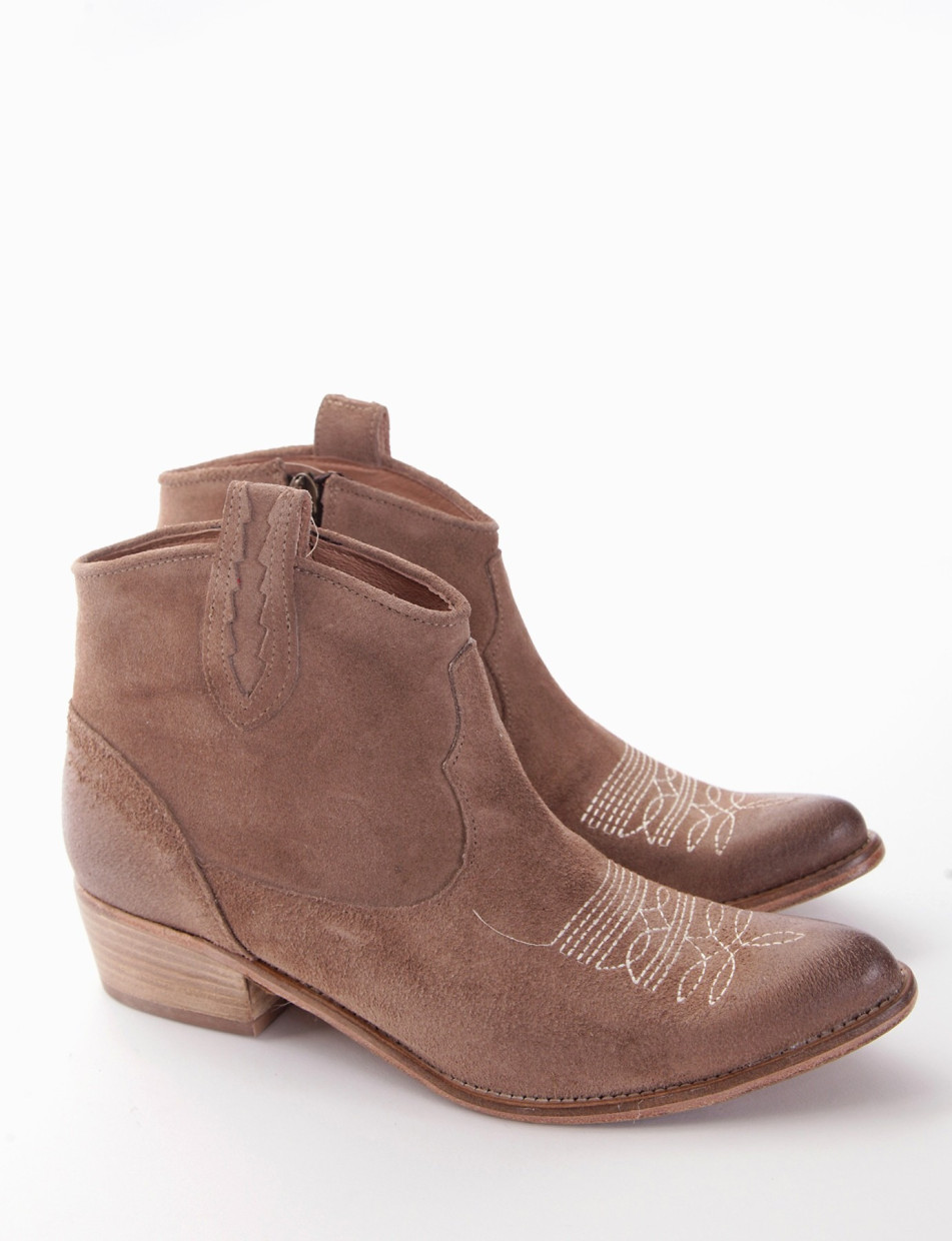 Low heel ankle boots heel 4 cm beige chamois