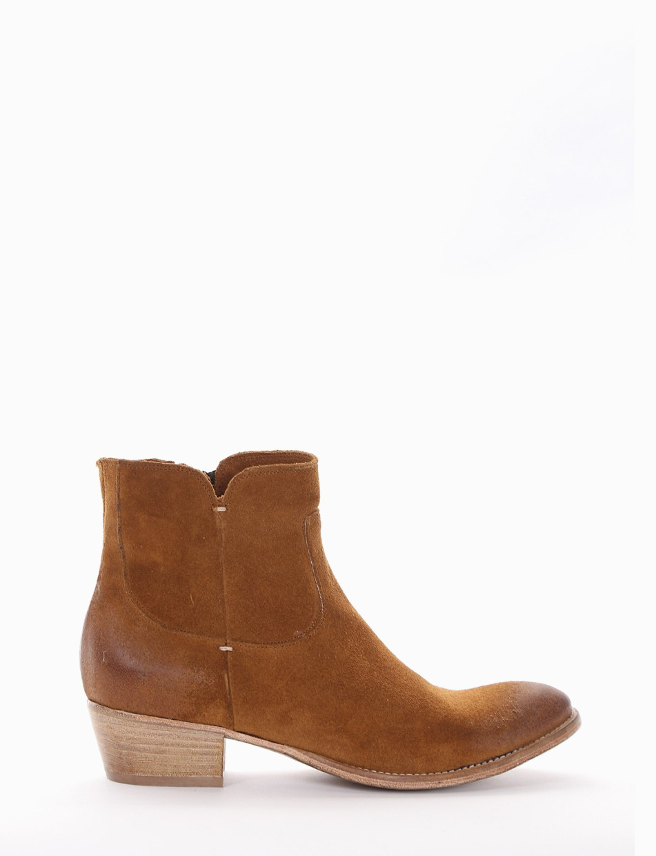 Low heel ankle boots heel 4 cm brown chamois