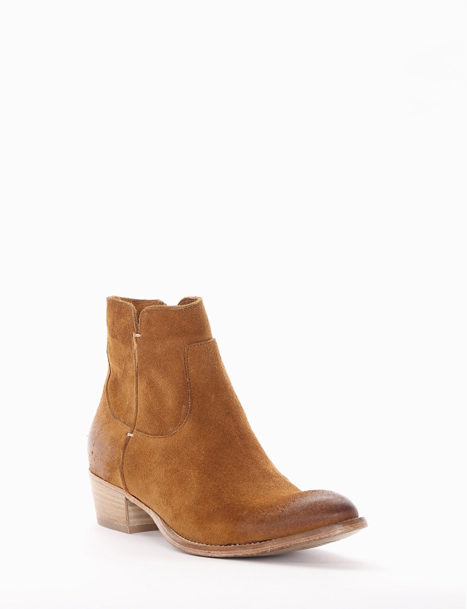 Low heel ankle boots heel 4 cm brown chamois