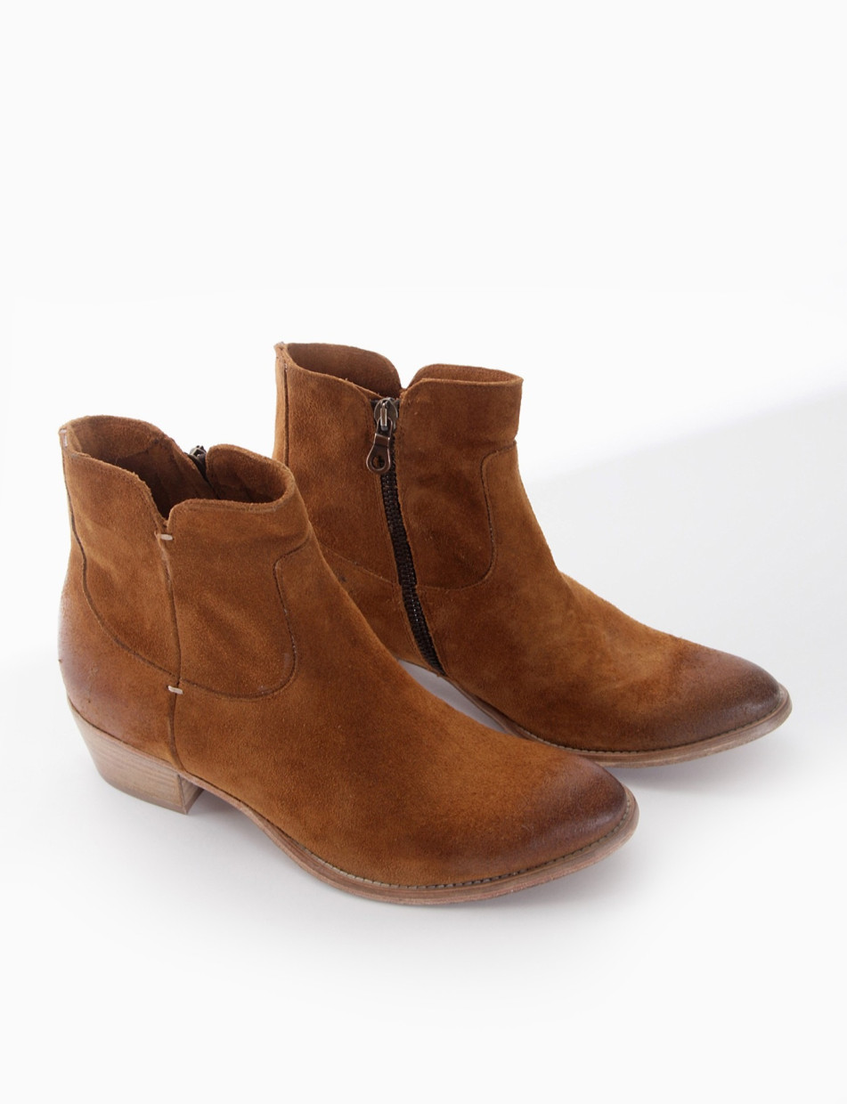 Low heel ankle boots heel 4 cm brown chamois