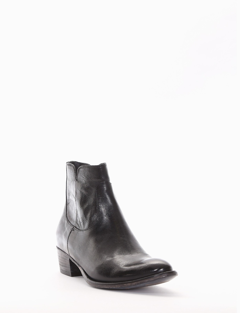 Low heel ankle boots heel 4 cm black leather