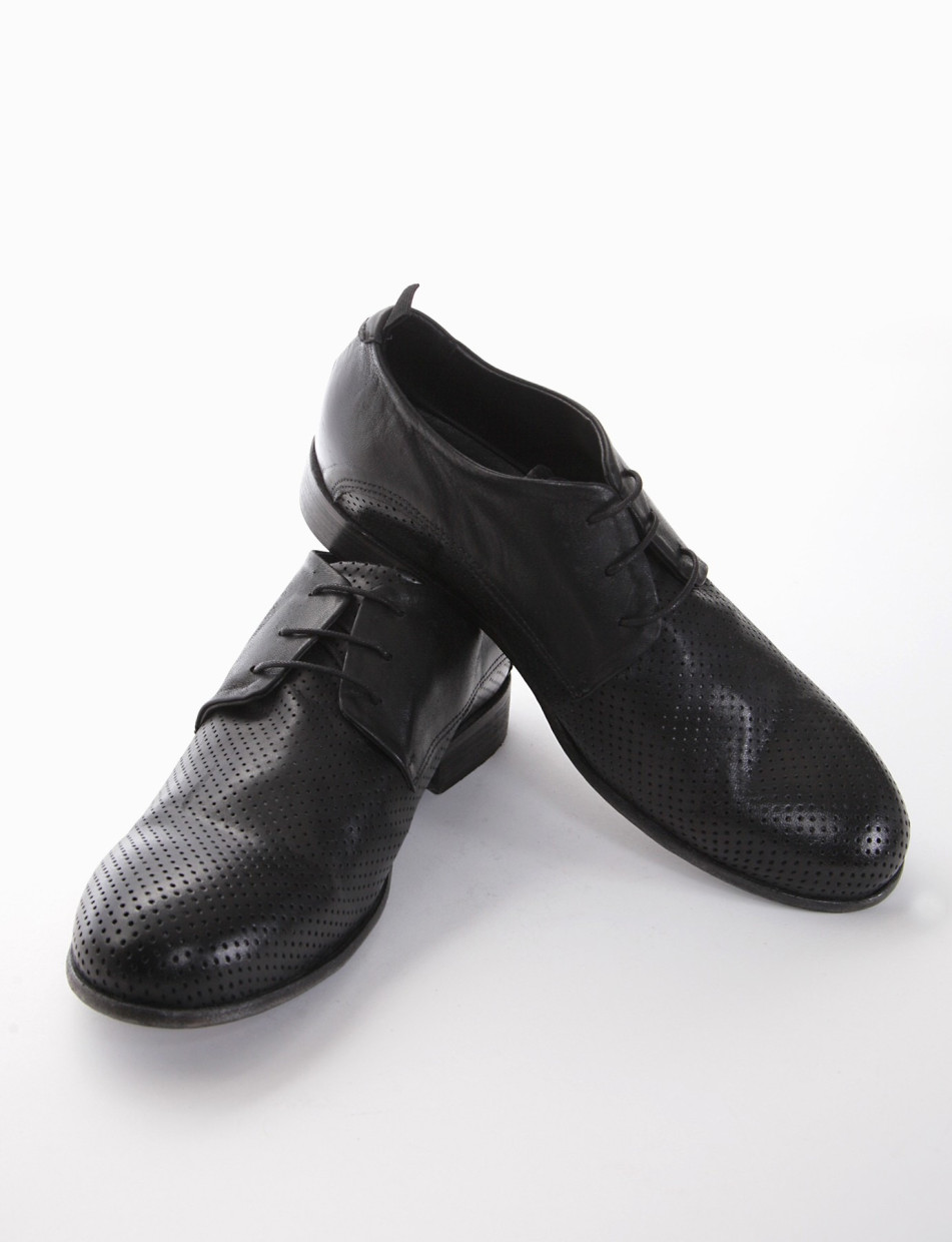 Lace-up shoes heel 2 cm black leather