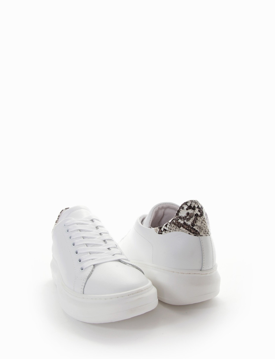 Sneakers white leather