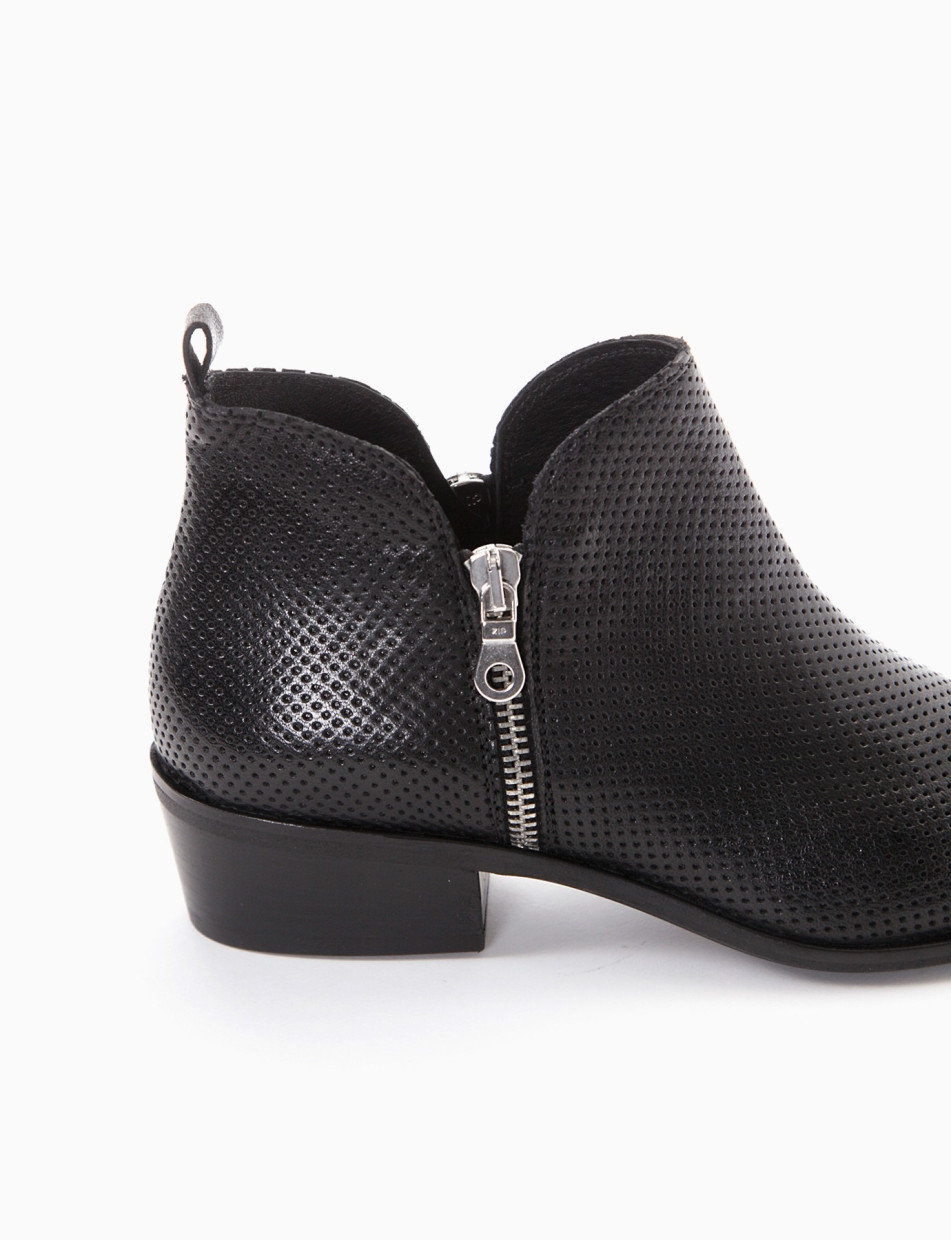 Low heel ankle boots heel 4 cm black leather