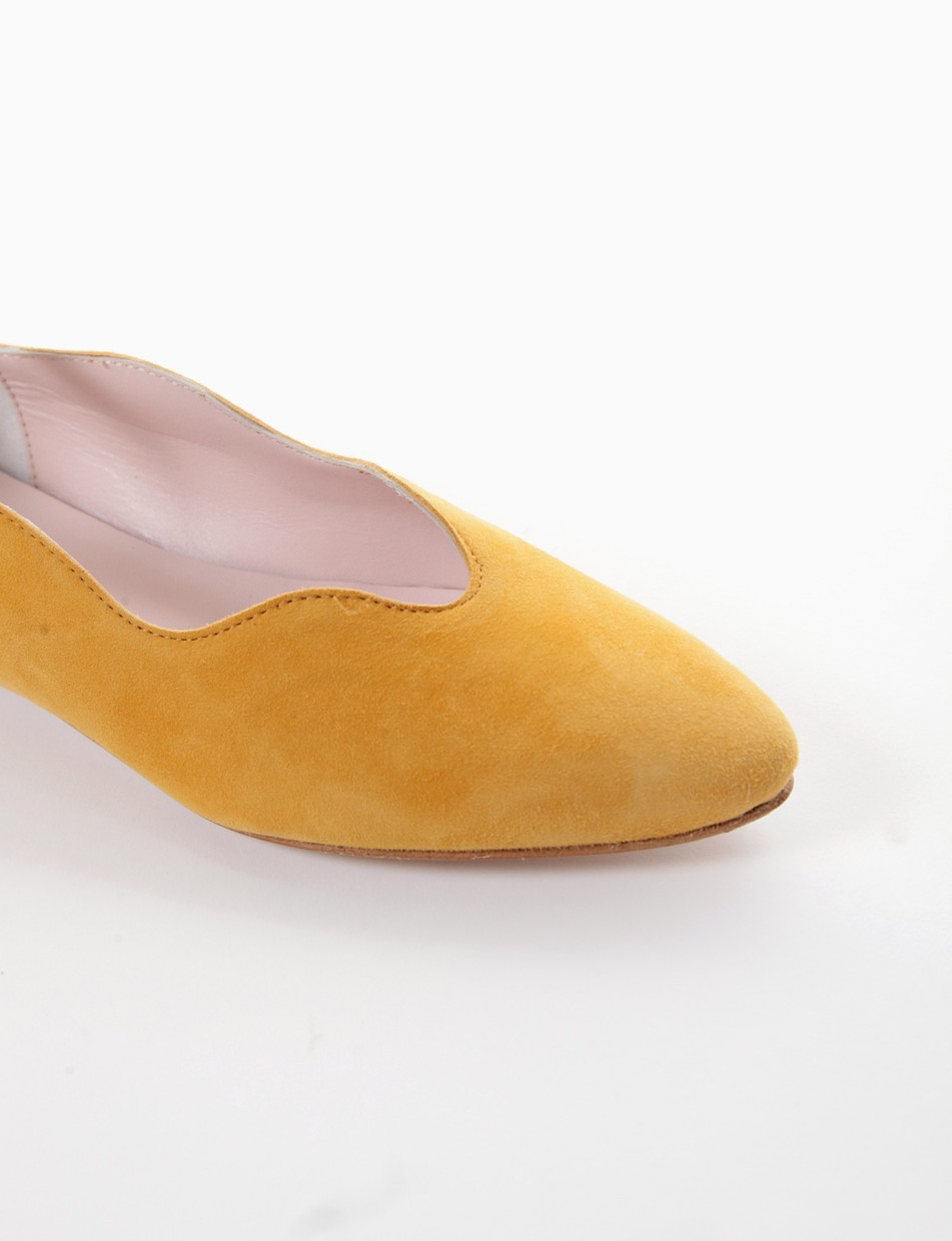 Flat shoes heel 1 cm yellow chamois