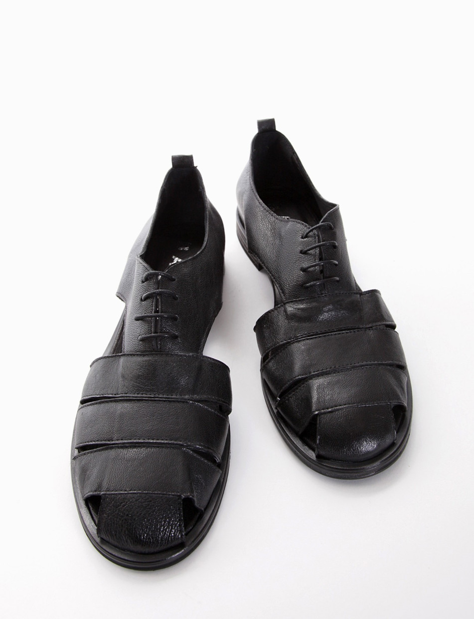 Lace-up shoes heel 2 cm black leather