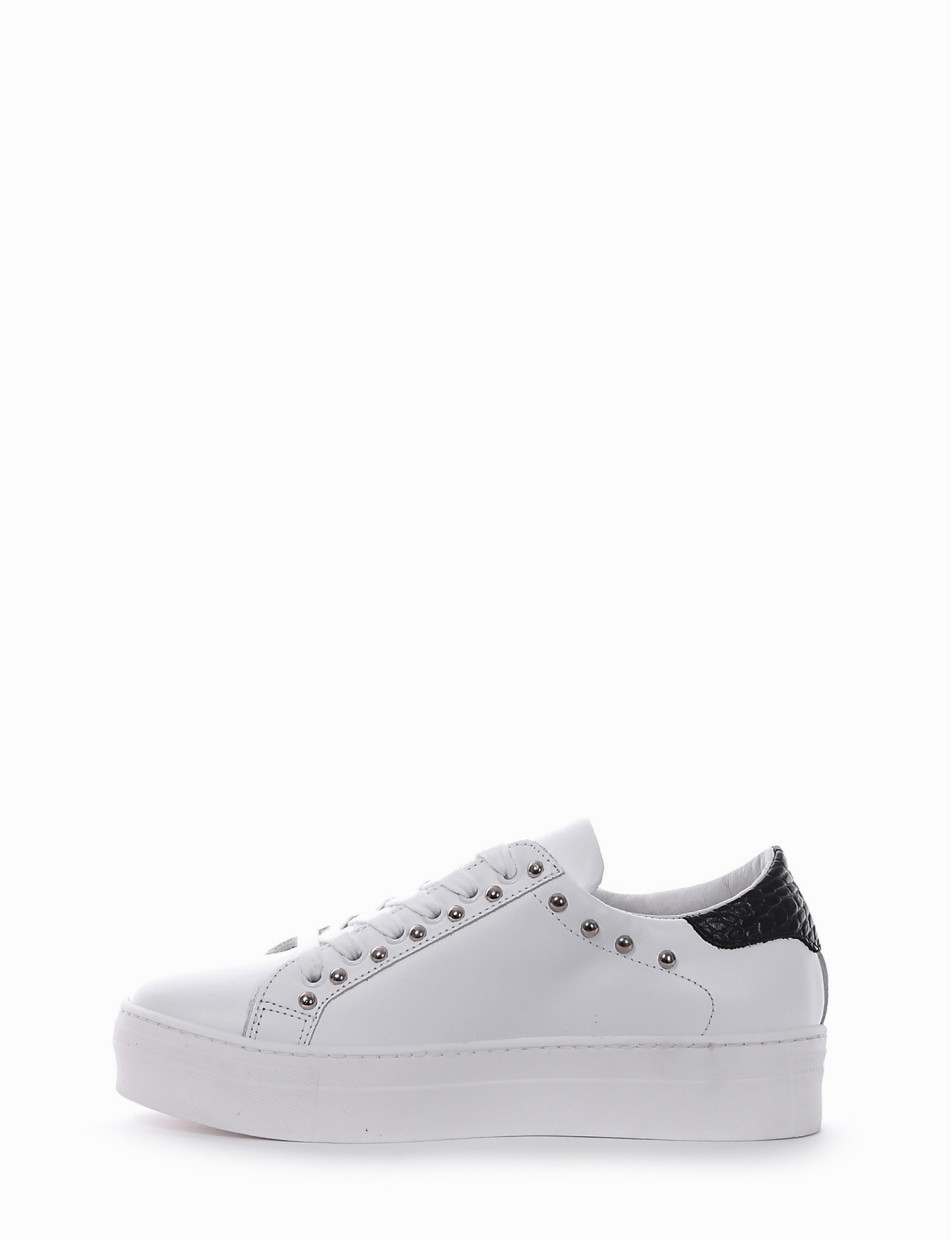 Sneakers white leather